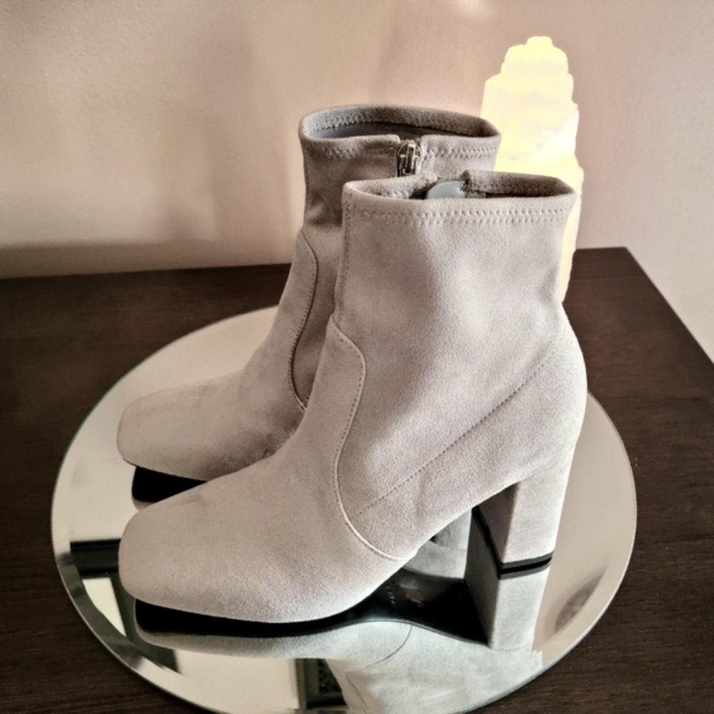 🩶Marc Fisher Needit Ankle Booties NIB
